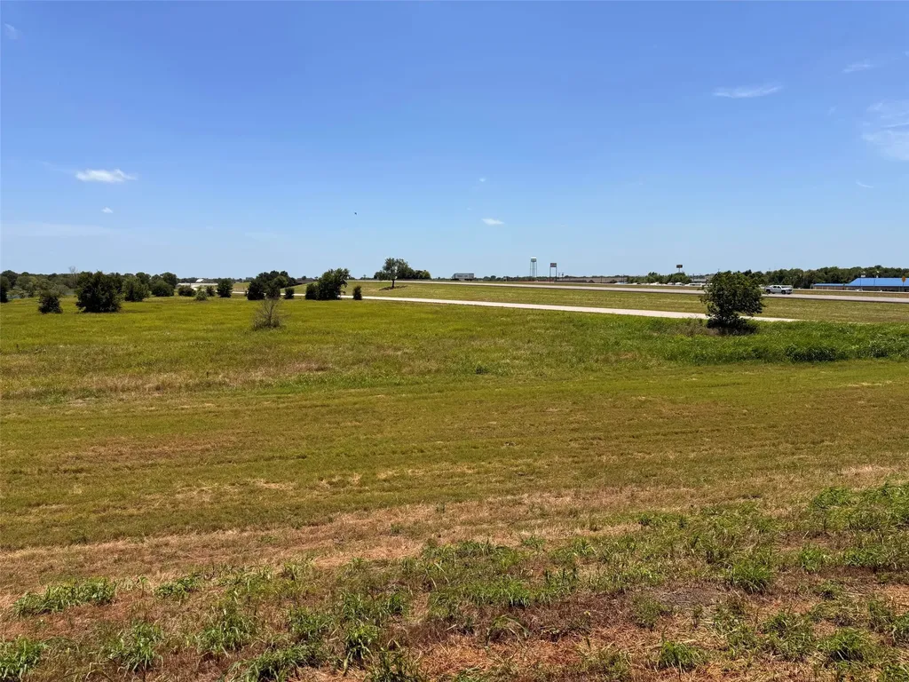 12101 Us Highway 175 Kemp TX 75143
