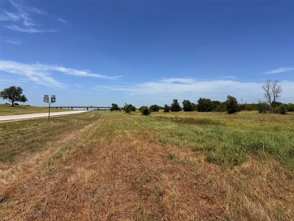 12101 Us Highway 175 Kemp TX 75143