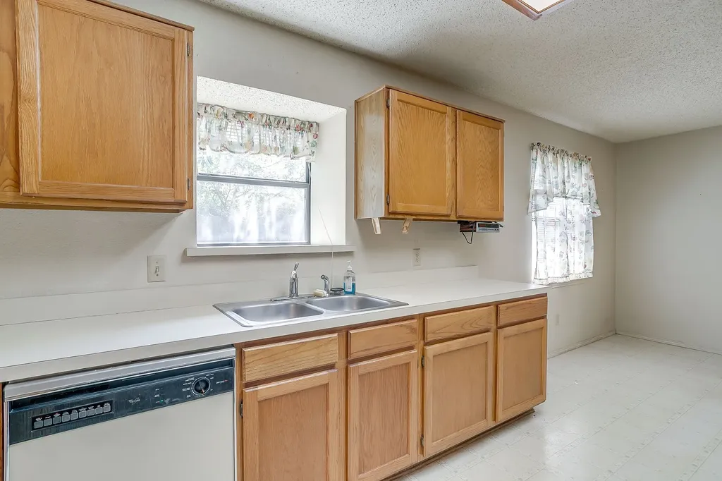 401 Revolution Lane Arlington TX 76002