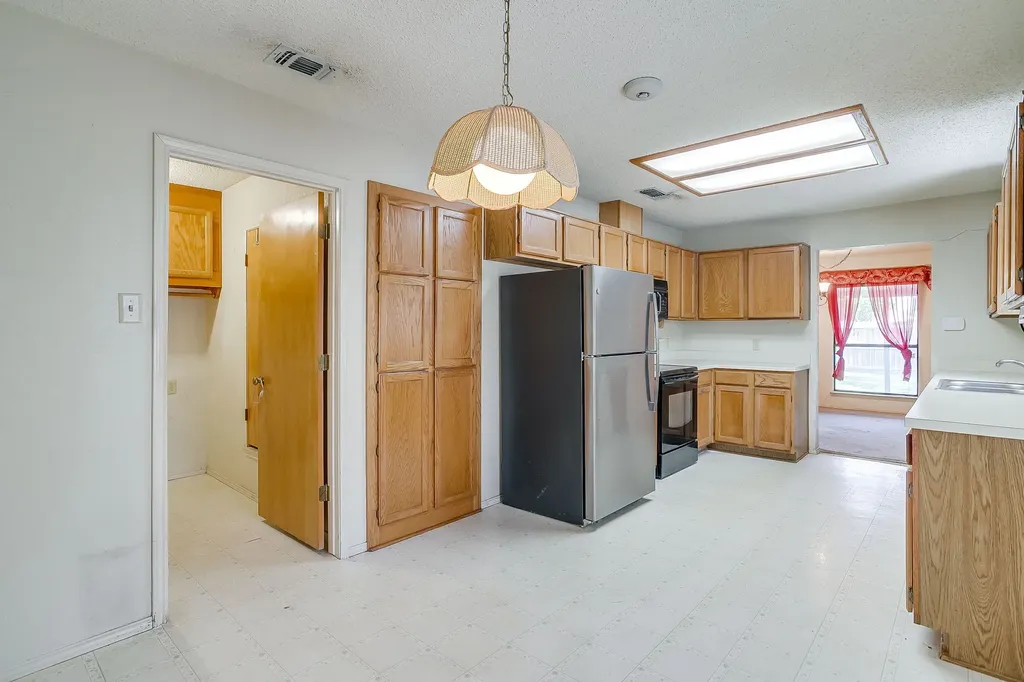 401 Revolution Lane Arlington TX 76002