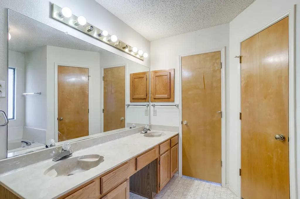 401 Revolution Lane Arlington TX 76002