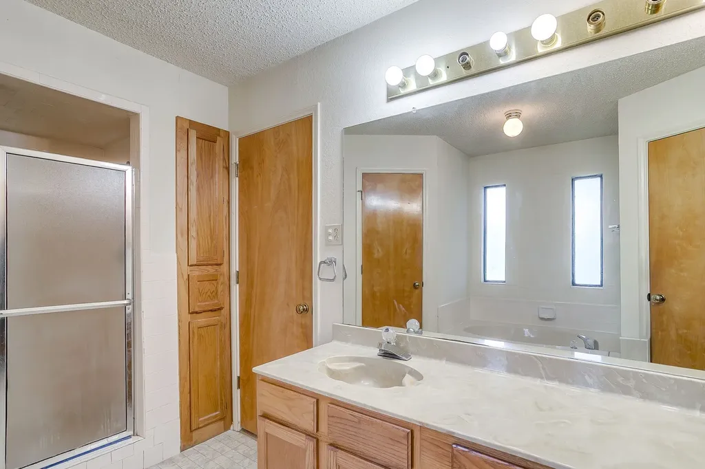 401 Revolution Lane Arlington TX 76002