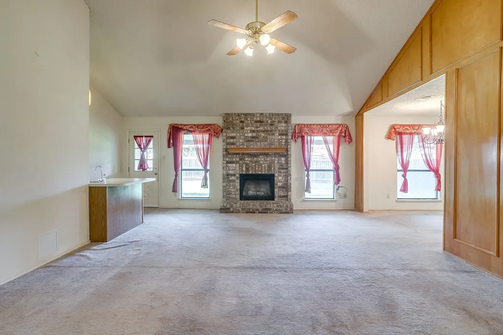 401 Revolution Lane Arlington TX 76002