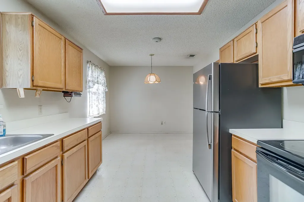 401 Revolution Lane Arlington TX 76002