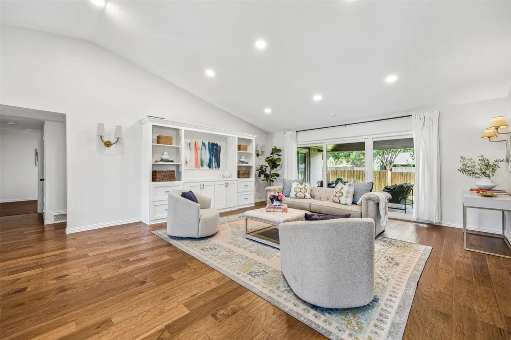 4044 Boca Bay Drive Dallas TX 75244