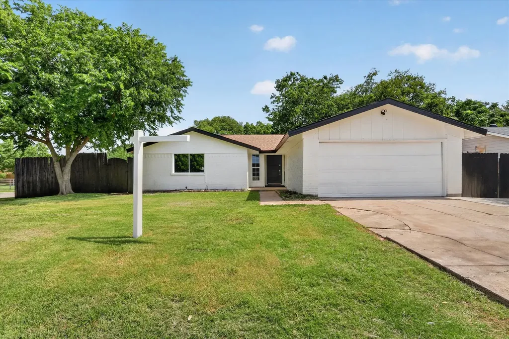 501 Kent Drive Lewisville TX 75067
