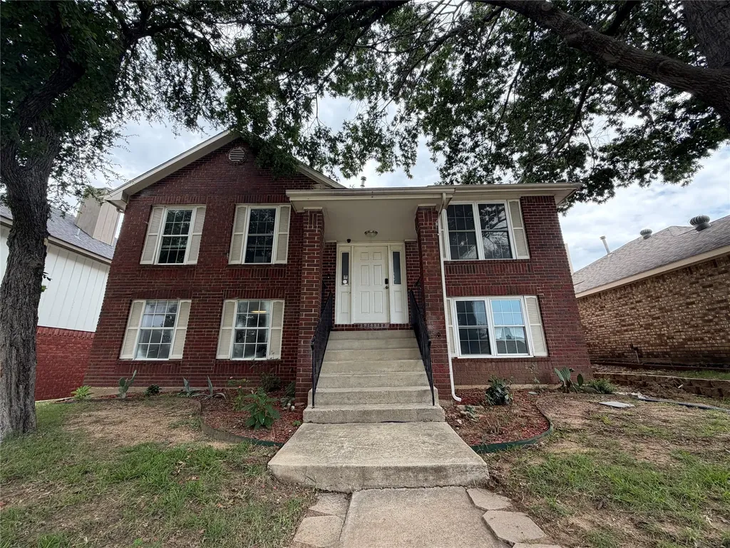1103 Holly Drive Carrollton TX 75010
