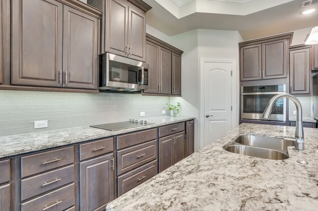 6104 Carmona Trail Fort Worth TX 76123