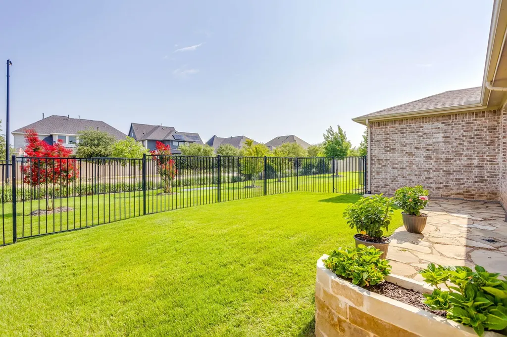 6104 Carmona Trail Fort Worth TX 76123