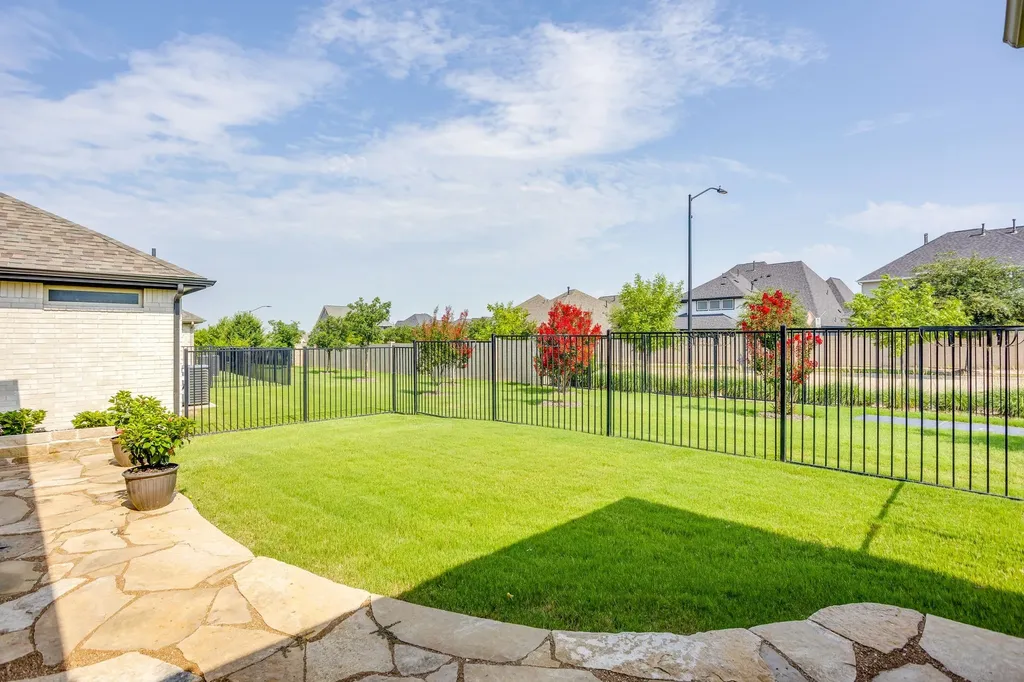 6104 Carmona Trail Fort Worth TX 76123