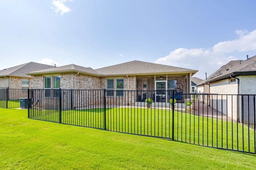 6104 Carmona Trail Fort Worth TX 76123