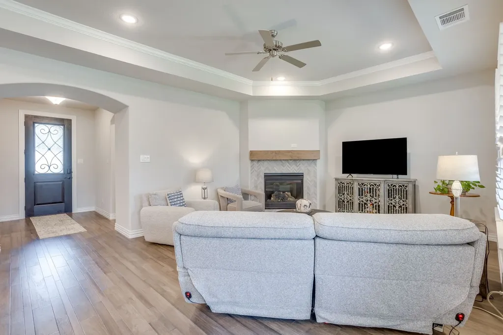 6104 Carmona Trail Fort Worth TX 76123