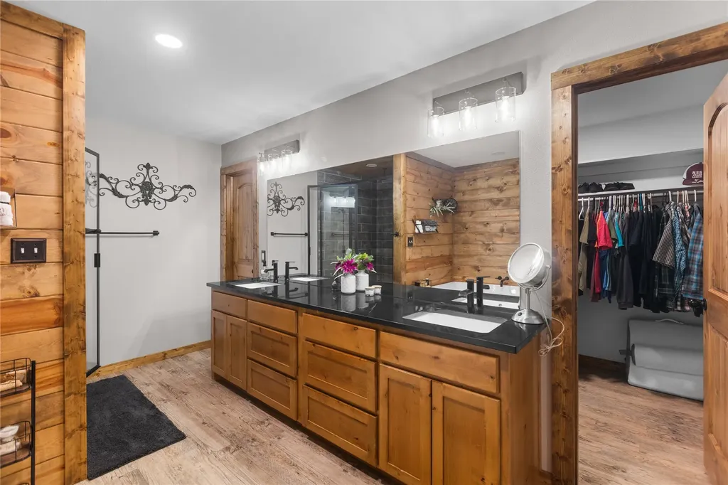 13217 Farm Road 195 Paris TX 75462