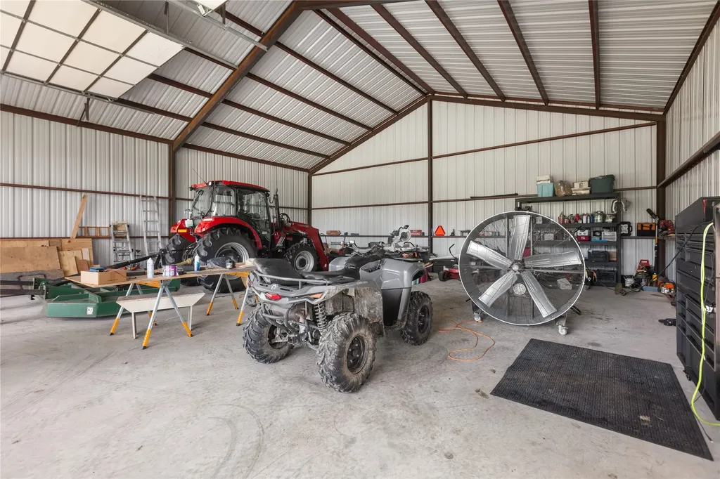 13217 Farm Road 195 Paris TX 75462