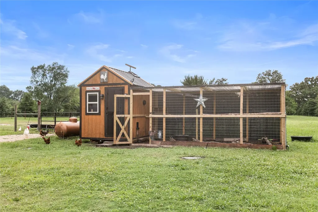 13217 Farm Road 195 Paris TX 75462