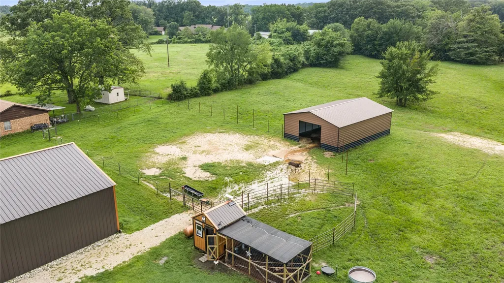 13217 Farm Road 195 Paris TX 75462