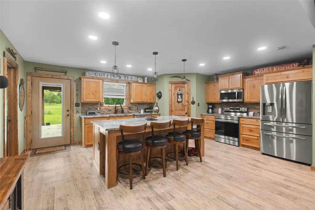 13217 Farm Road 195 Paris TX 75462