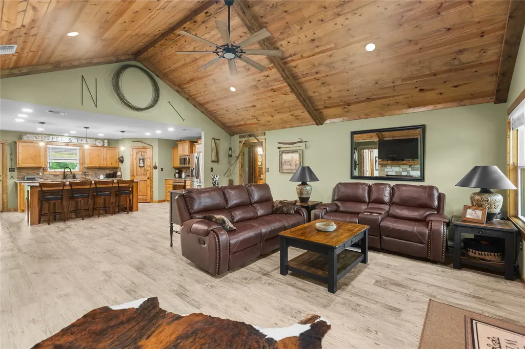13217 Farm Road 195 Paris TX 75462