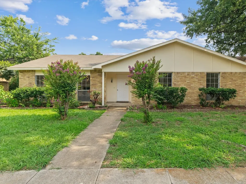 1926 Rambling Ridge Lane Carrollton TX 75007