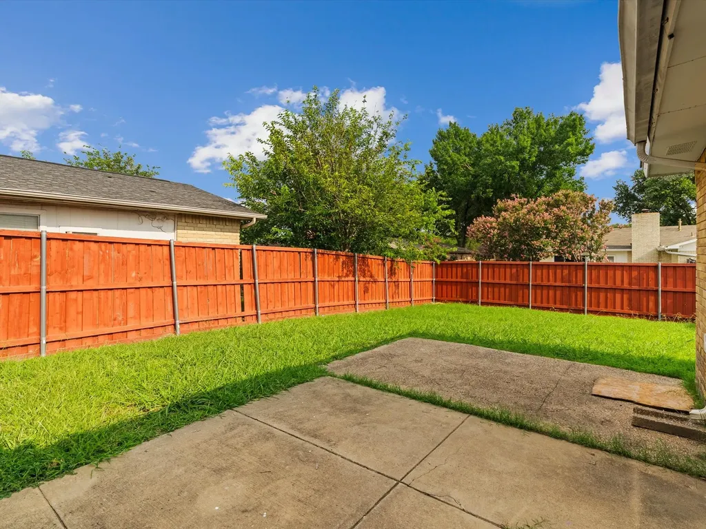 1926 Rambling Ridge Lane Carrollton TX 75007