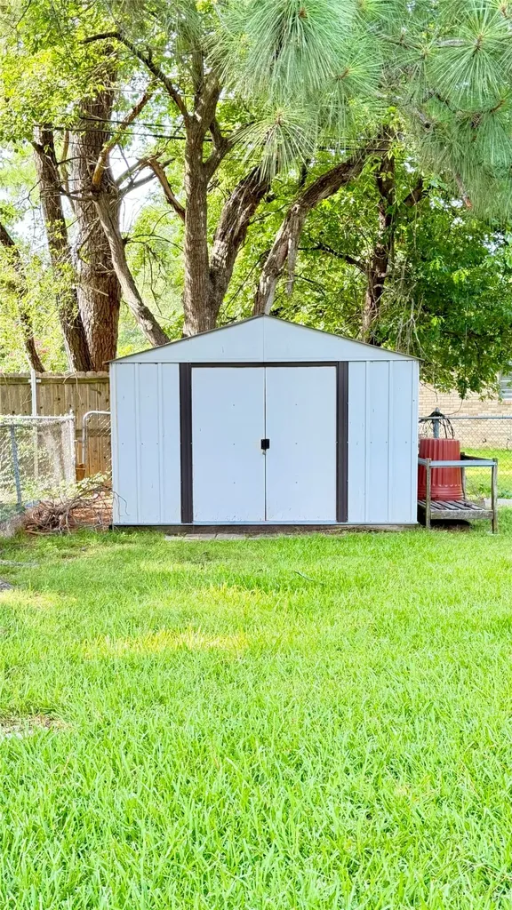 309 Glen Oaks Bonham TX 75418