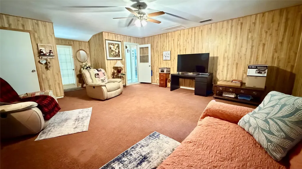 309 Glen Oaks Bonham TX 75418