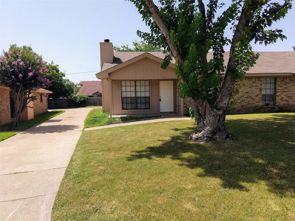 5710 Red Cactus Court Arlington TX 76017