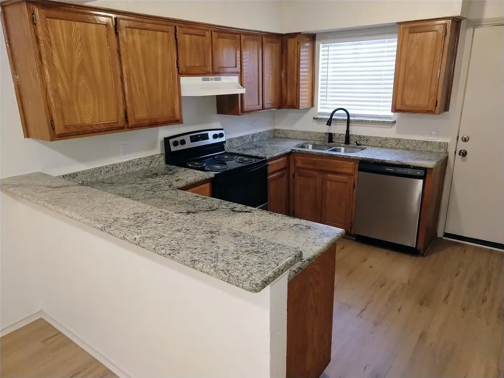 5710 Red Cactus Court Arlington TX 76017