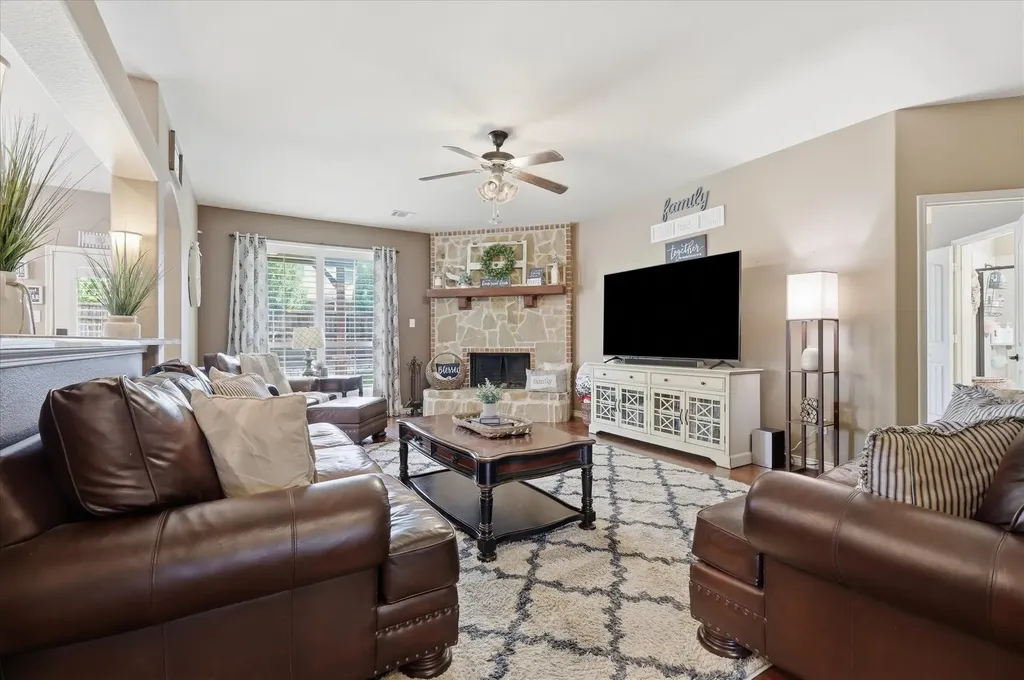 10512 Flat Creek Trail Mckinney TX 75072