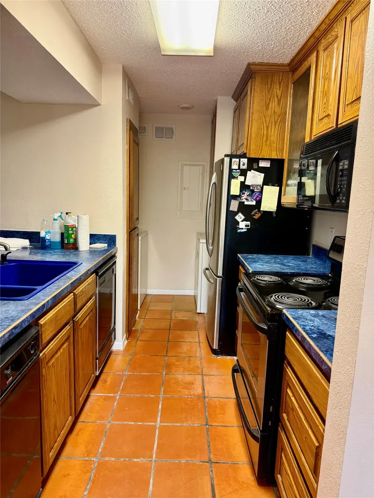 2010 Westkendal Lane Arlington TX 76015