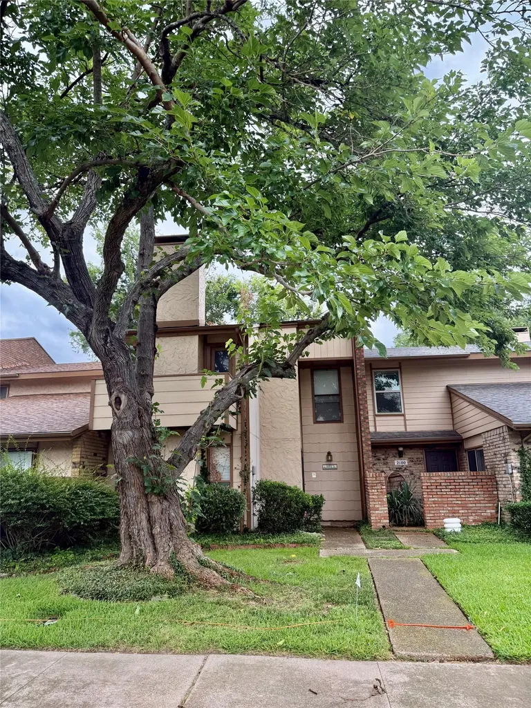 2010 Westkendal Lane Arlington TX 76015