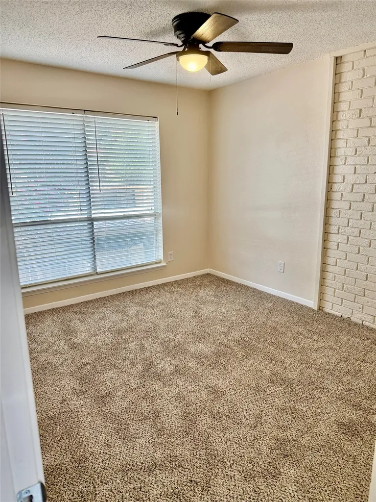 2010 Westkendal Lane Arlington TX 76015