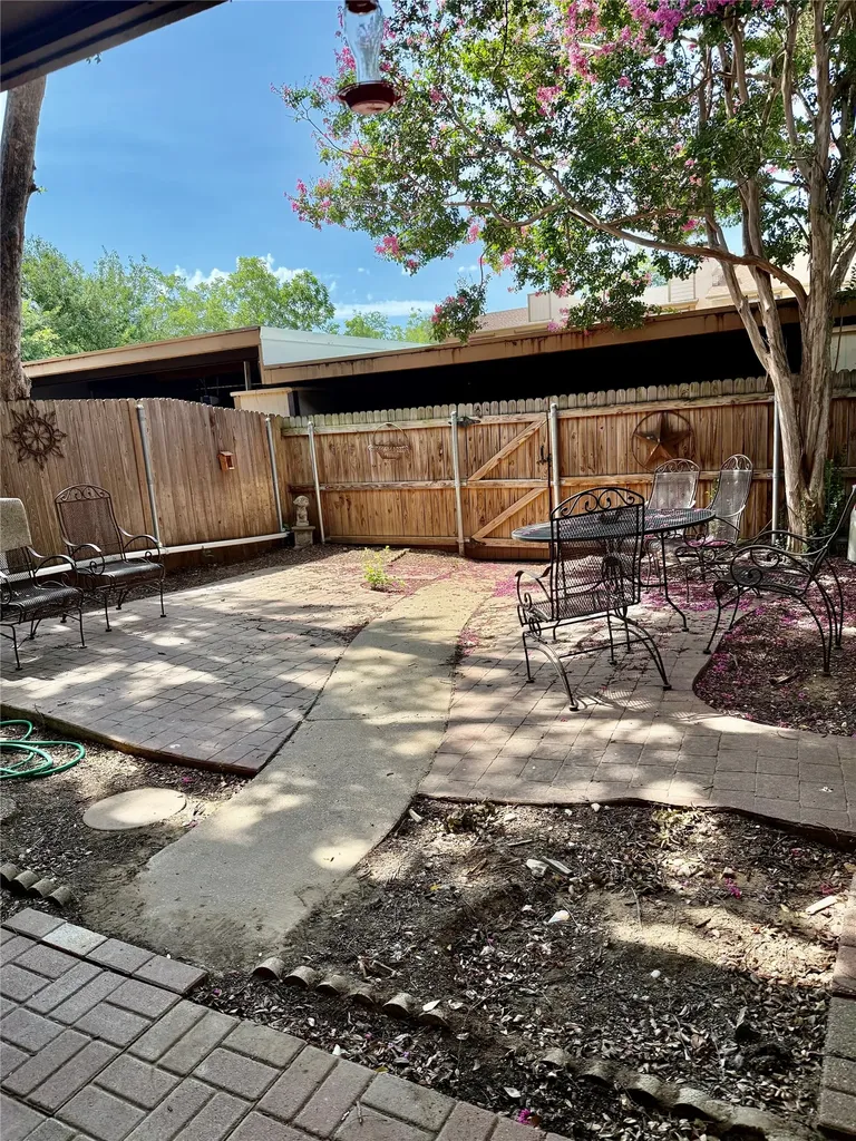2010 Westkendal Lane Arlington TX 76015