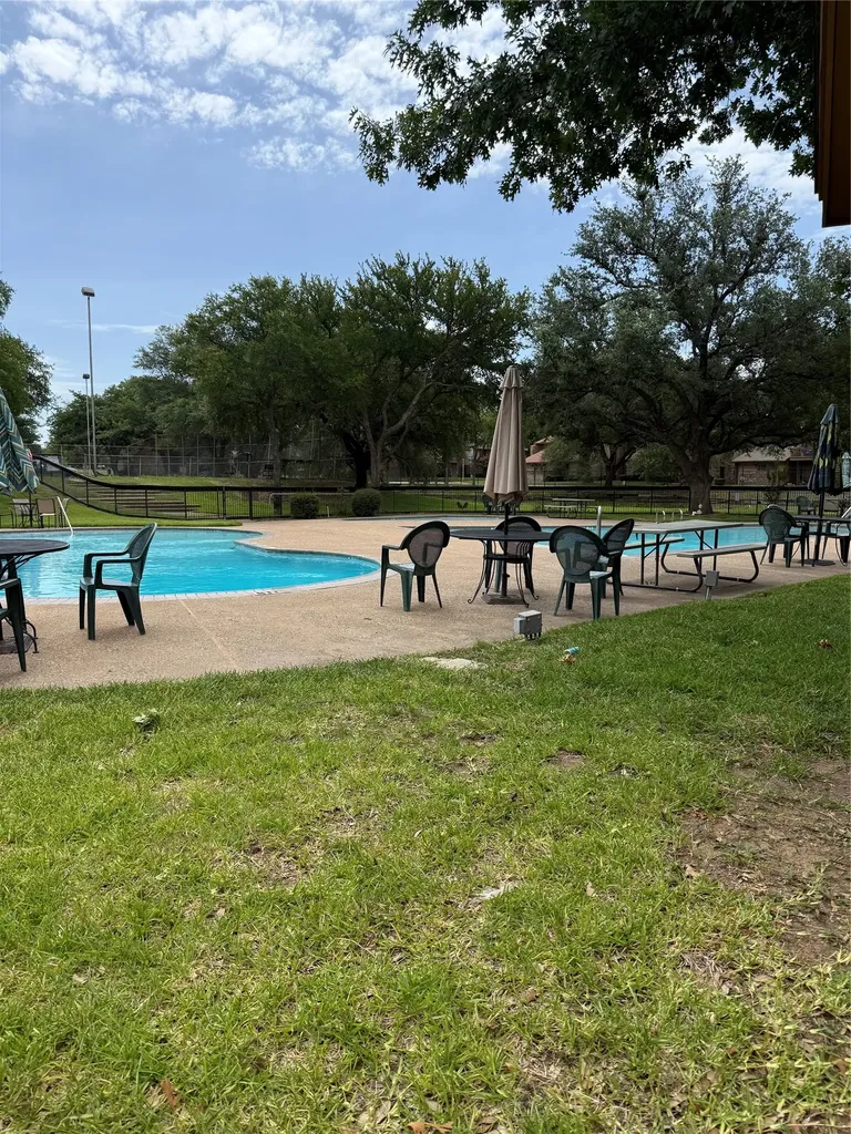 2010 Westkendal Lane Arlington TX 76015