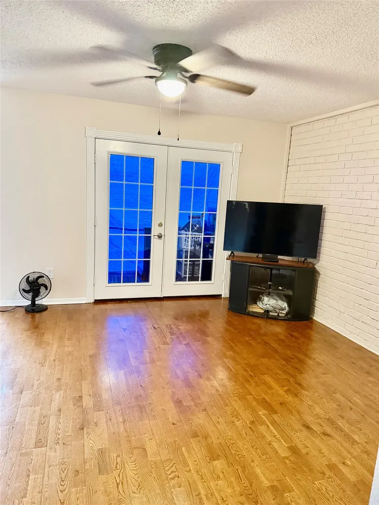 2010 Westkendal Lane Arlington TX 76015