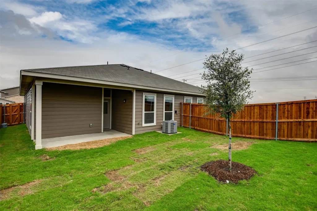 609 Blackland Drive Venus TX 76084
