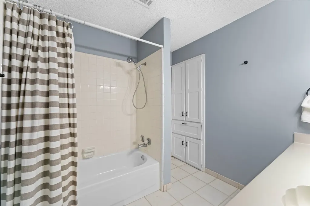 2705 Dover Gardens Drive Arlington TX 76017