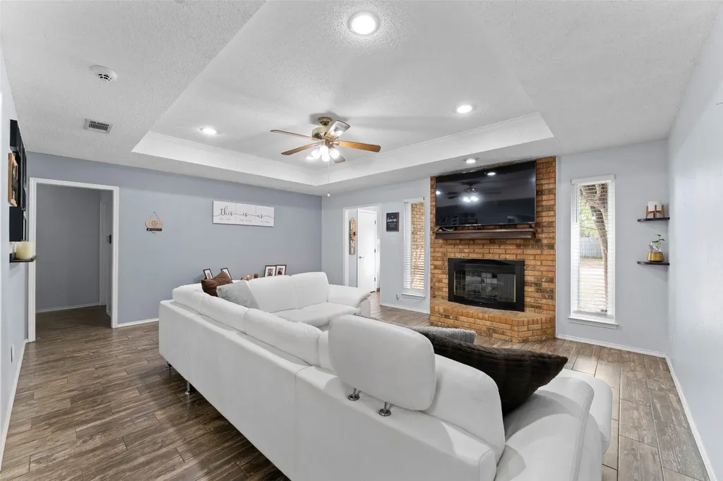 2705 Dover Gardens Drive Arlington TX 76017