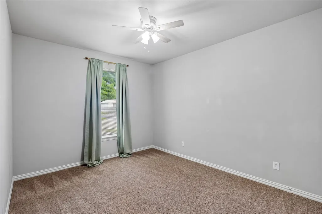 344 N Taylor Street Gainesville TX 76240