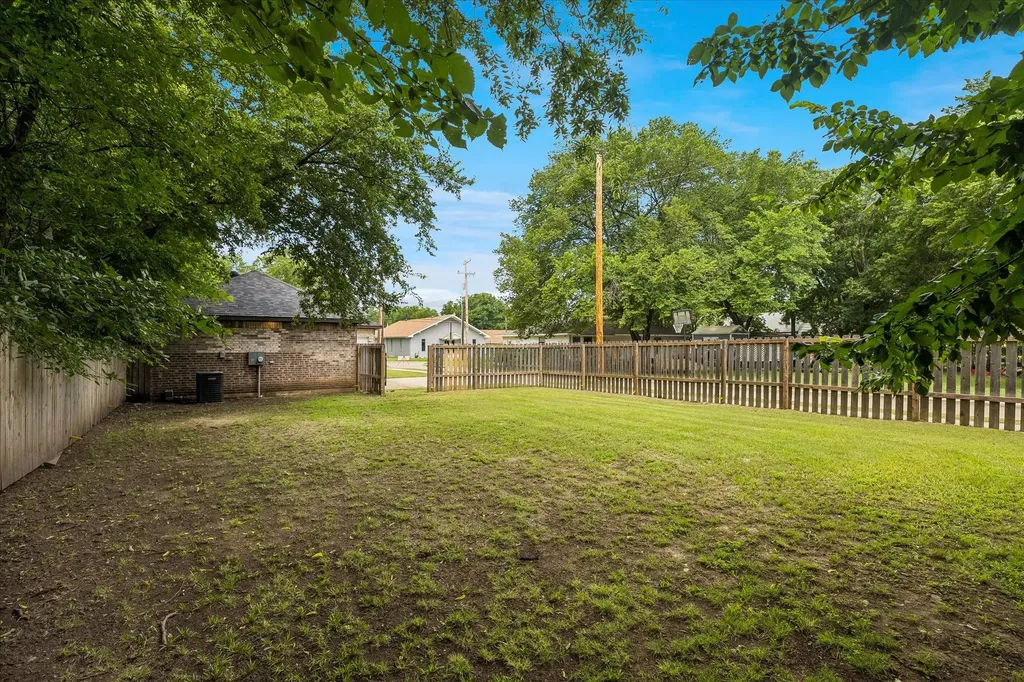 344 N Taylor Street Gainesville TX 76240