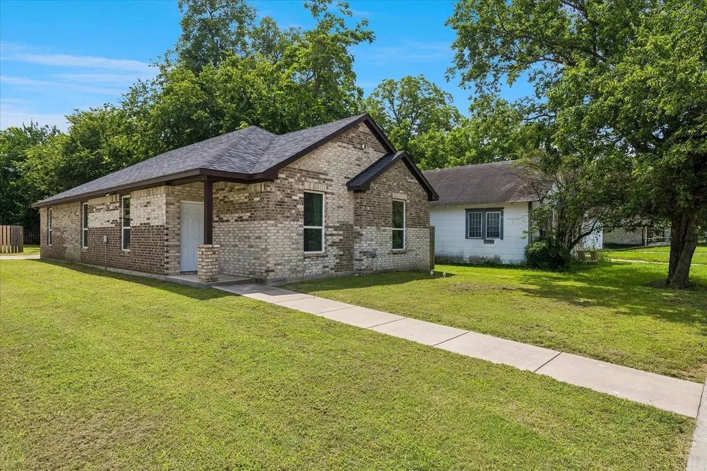 344 N Taylor Street Gainesville TX 76240