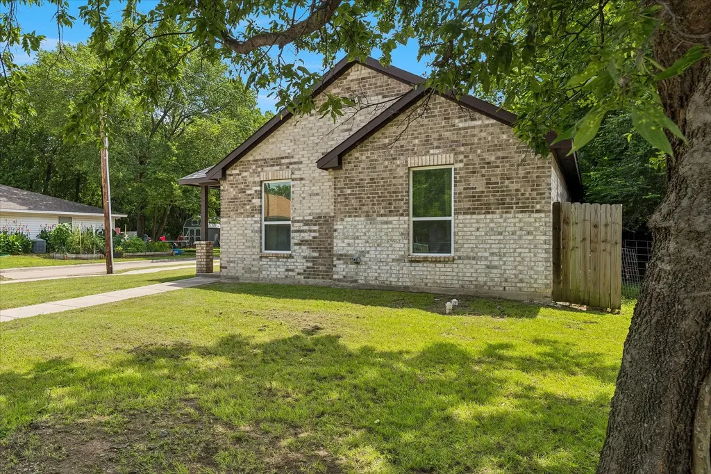 344 N Taylor Street Gainesville TX 76240