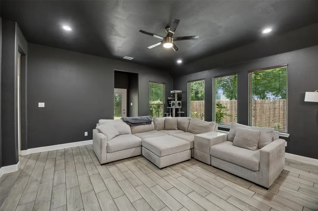 4030 Gilmore Street Fort Worth TX 76111