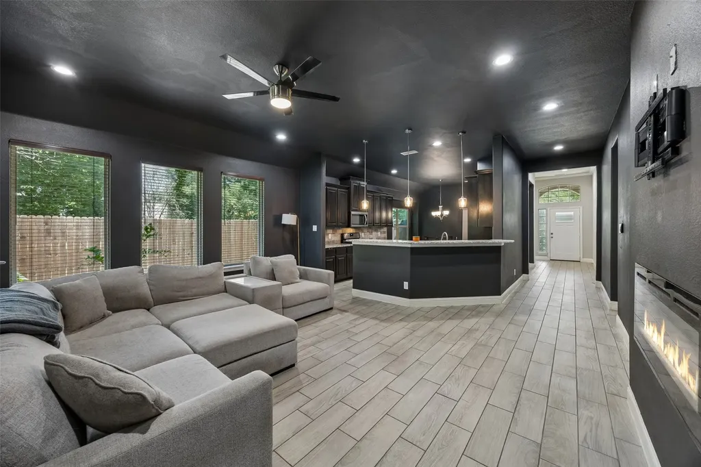 4030 Gilmore Street Fort Worth TX 76111