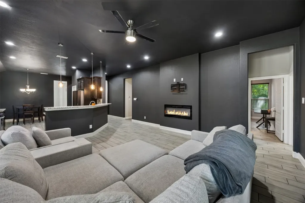 4030 Gilmore Street Fort Worth TX 76111