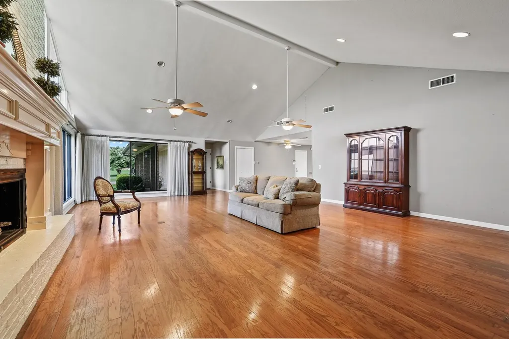 1900 S Shore Drive Bonham TX 75418