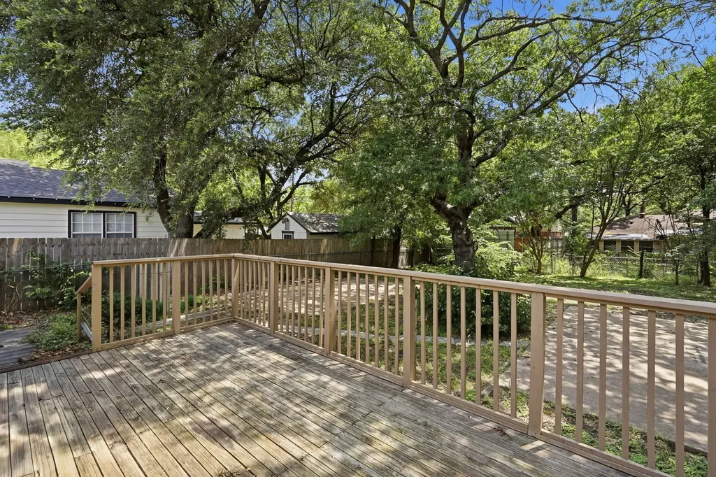 1450 Holcomb Road Dallas TX 75217