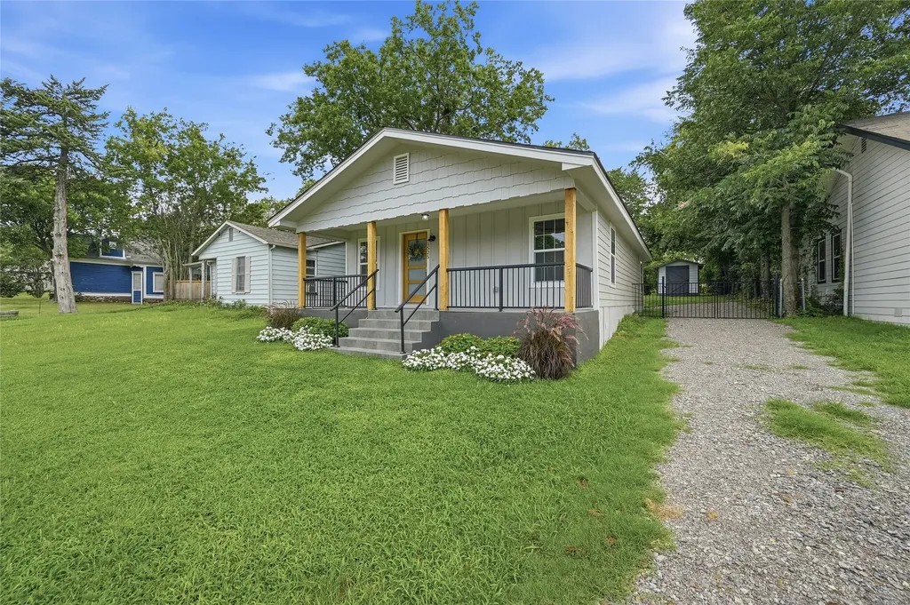 1525 W Woodard Street Denison TX 75020