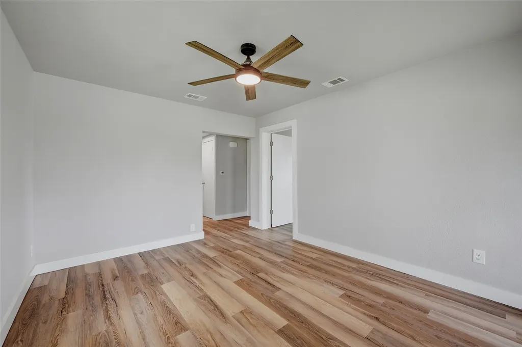 1525 W Woodard Street Denison TX 75020