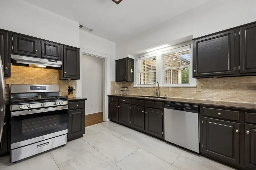 6106 Worth Street Dallas TX 75214